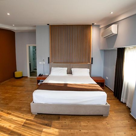 Selitë e Vogël Olivar Hotel Tirana מראה חיצוני תמונה