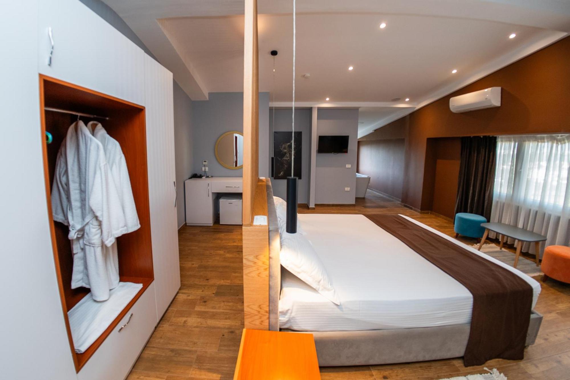 Selitë e Vogël Olivar Hotel Tirana מראה חיצוני תמונה